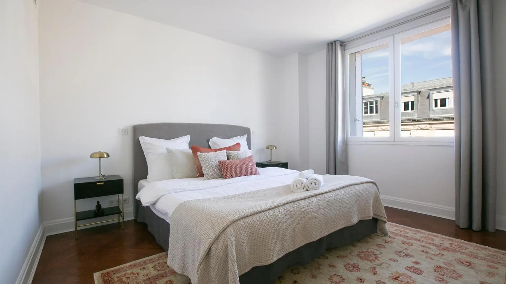 Apartment Magnificient 2 Bedrooms With Terrace Next To Champs-Elysees - Pc62B Paris