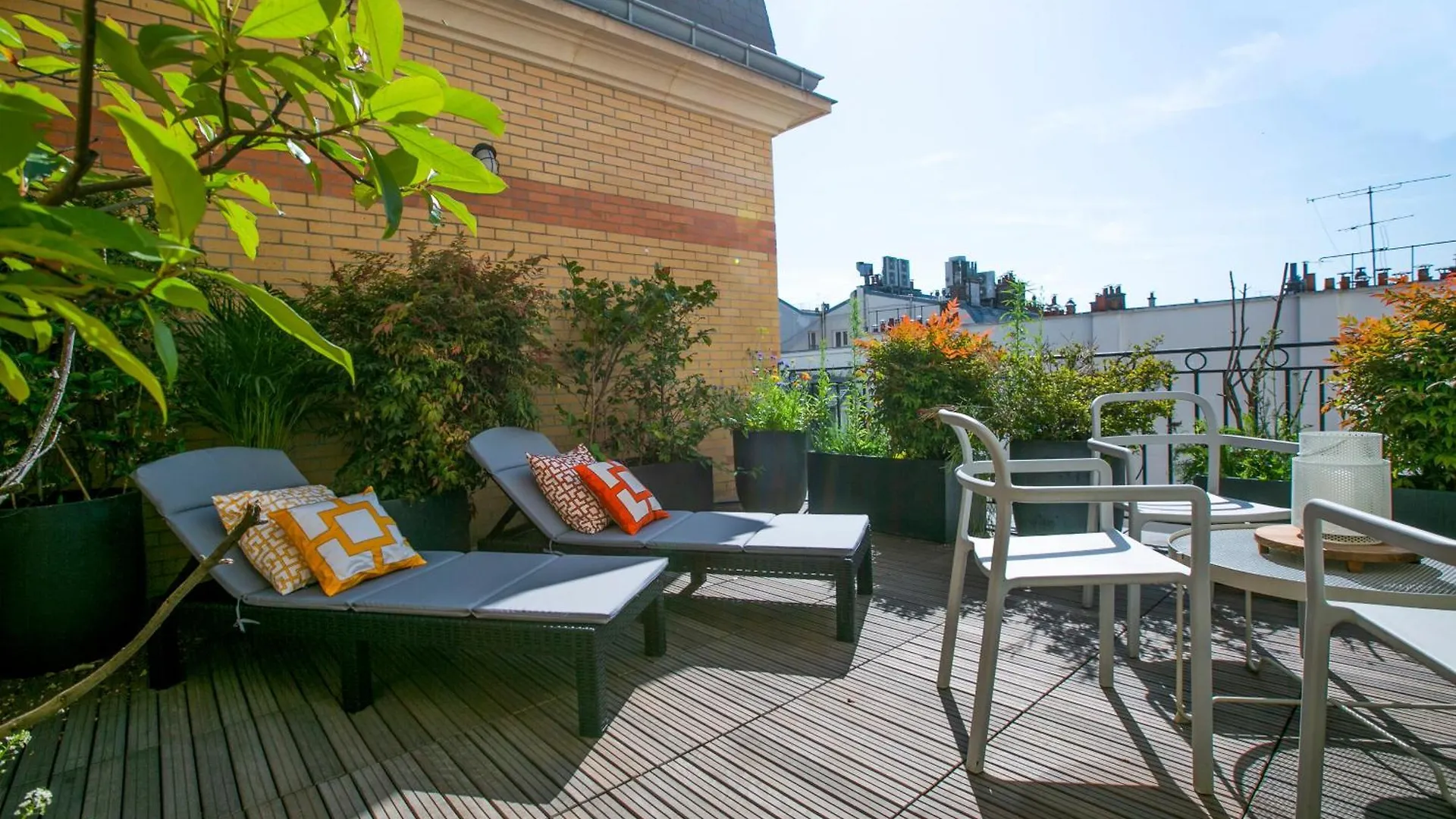 Magnificient 2 Bedrooms With Terrace Next To Champs-Elysees - Pc62B Paris France