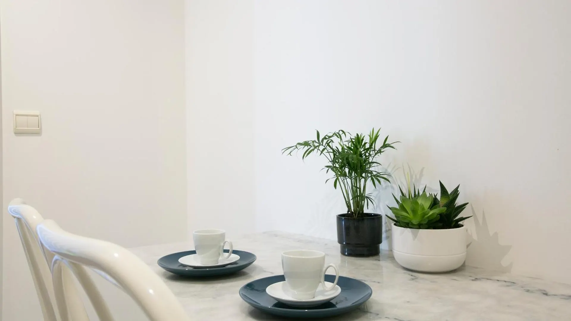 Magnificient 2 Bedrooms With Terrace Next To Champs-Elysees - Pc62B Paris 0*,