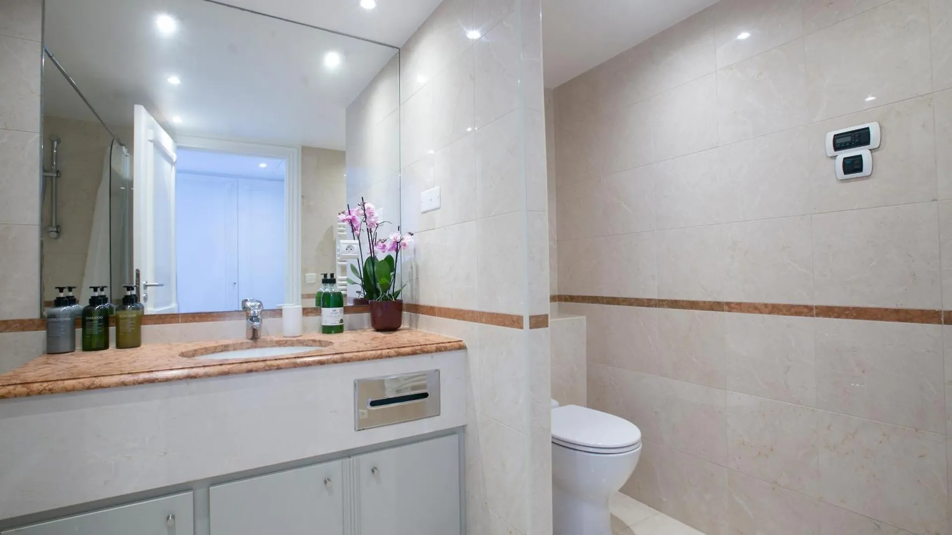 Apartment Magnificient 2 Bedrooms With Terrace Next To Champs-Elysees - Pc62B Paris