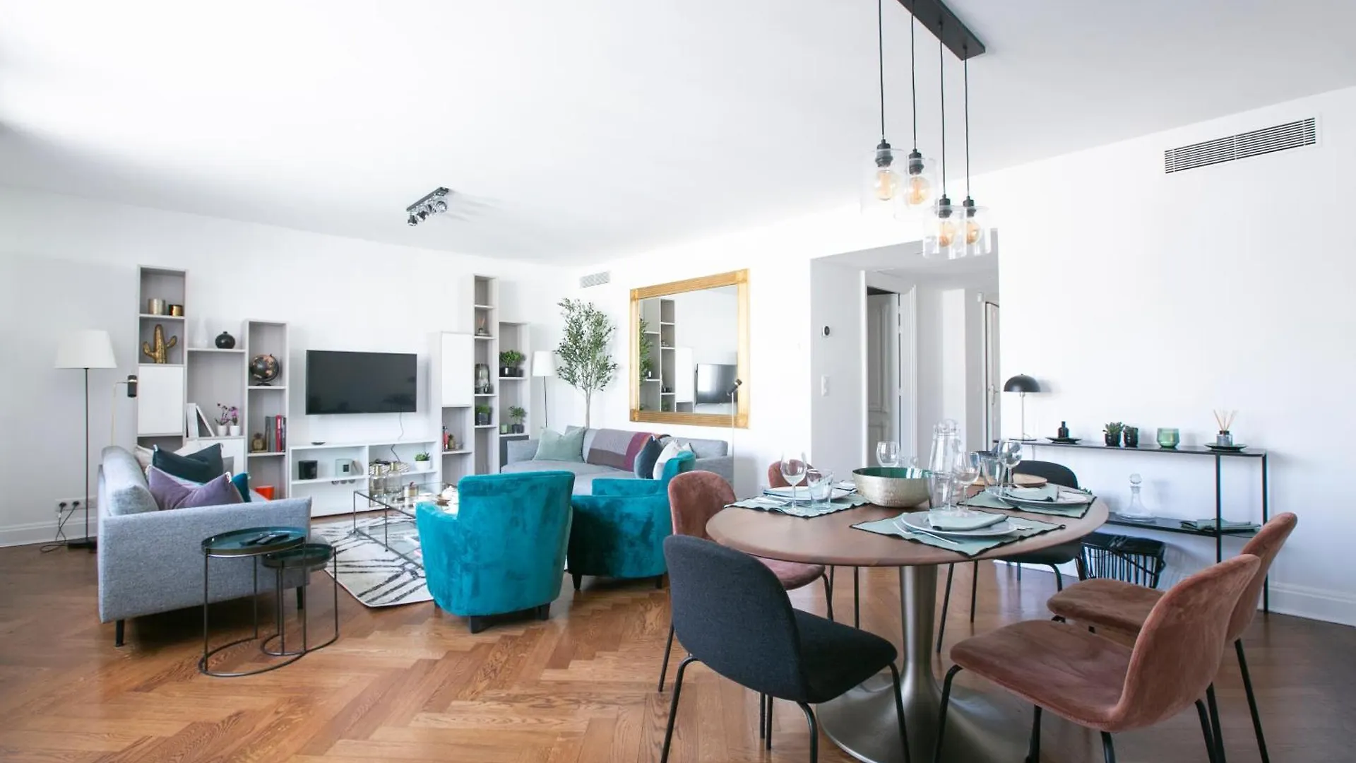 Magnificient 2 Bedrooms With Terrace Next To Champs-Elysees - Pc62B Paris 0*,  France